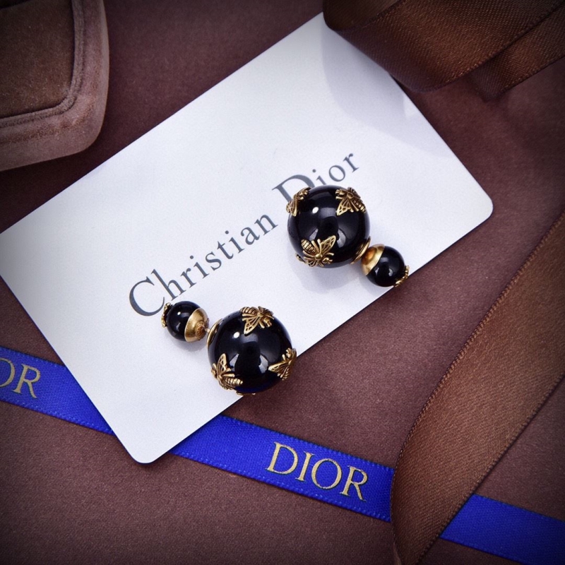 chr1st1an D10r earrings